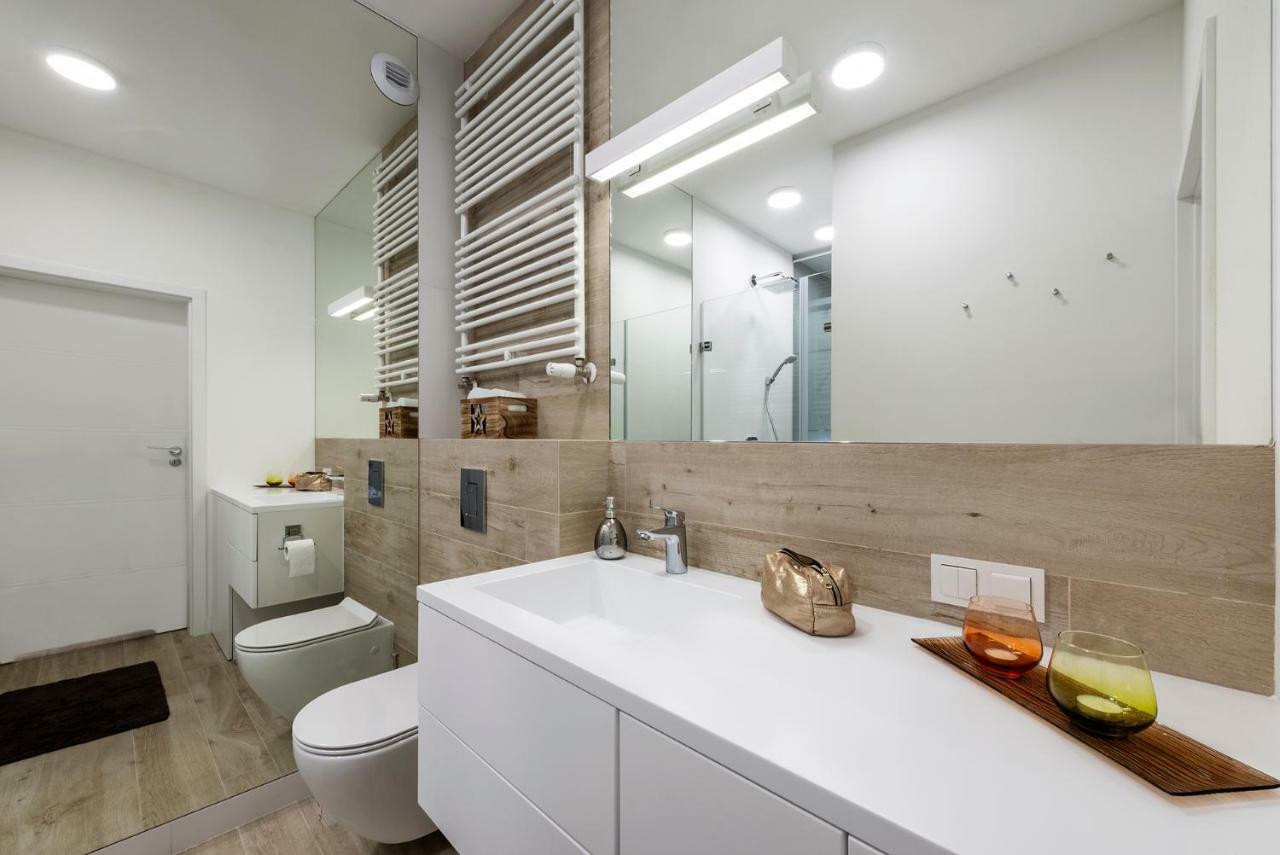 Apartament Luxury Miedzyborska 8B Varsavia Esterno foto